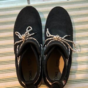 TOMS Black Shoes with Patterned Laces
